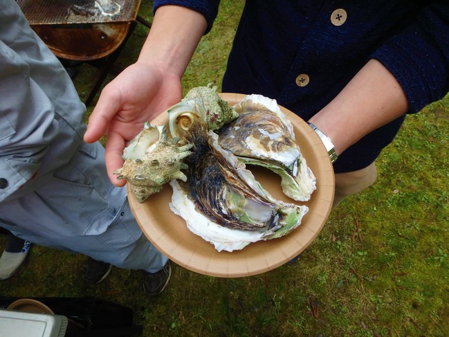 イワガキとサザエの浜焼き